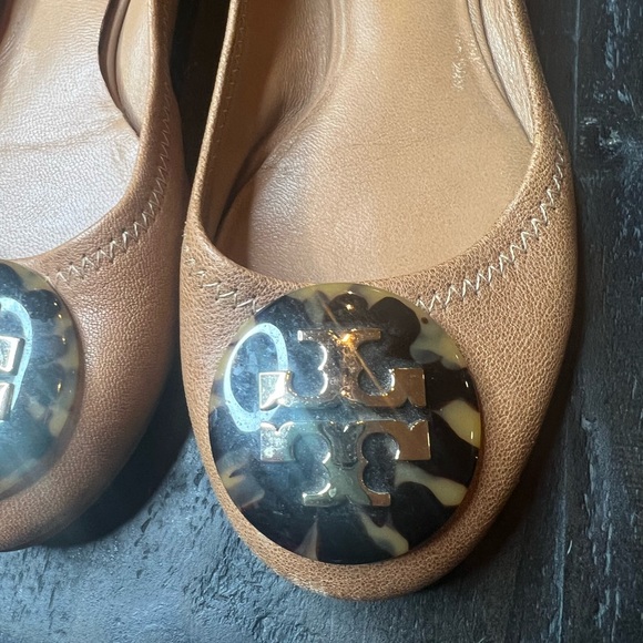Tory Burch 6M Leather RoundToe Ballet Flat Tortoise Shell Logo Shoes - Picture 6 of 8